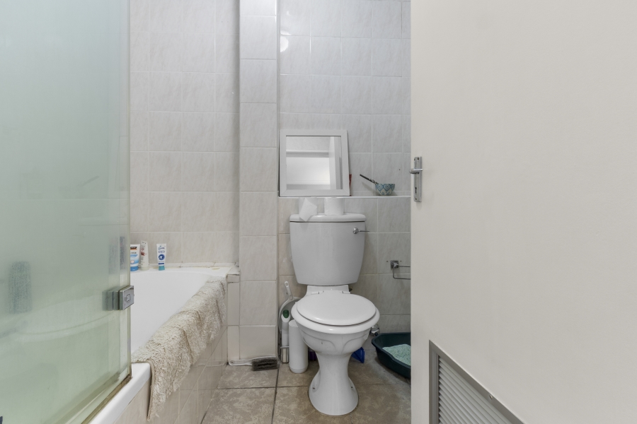 2 Bedroom Property for Sale in Heathfield Western Cape